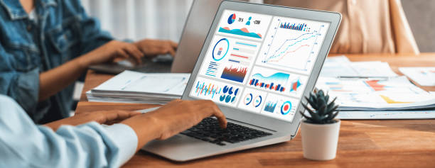 istock Analyst team utilizing BI Fintech to analyze financial report. Scrutinize 1483751462