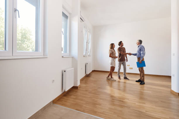 istock Successful deal with a real estate agent! 1483803006