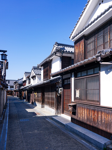 On a sunny day in March 2023, in Mitarai, Yutakamachi, Kure City, Hiroshima Prefecture, the beautiful townscape of Mitarai has been selected as an Important Preservation District for Traditional Buildings of Japan.