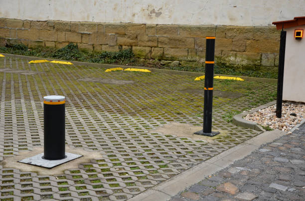 istock retractable column for maximum safe and controlled access to your company premises or to private roads. the control box and the extension signaling beacon 1483821757