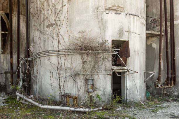 istock Abandoned silo left to right in urban Birmingham Alabama 1483827785