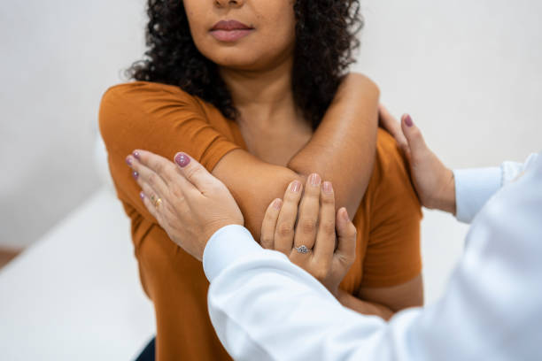 istock Woman in physiotherapy session 1483882898