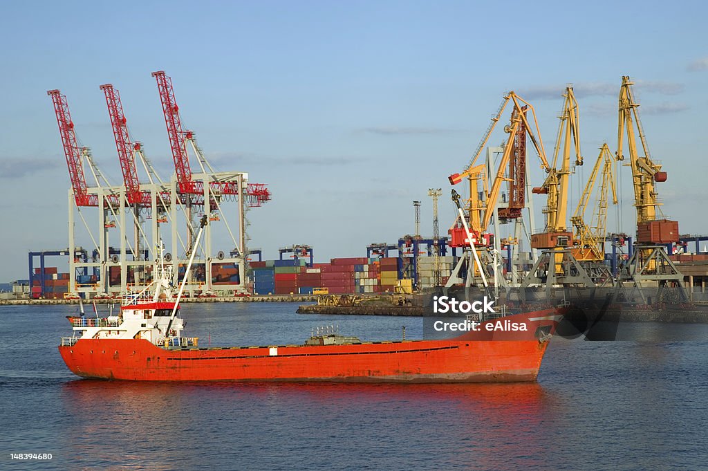 Красный fireboat - Стоковые фото Без людей роялти-фри