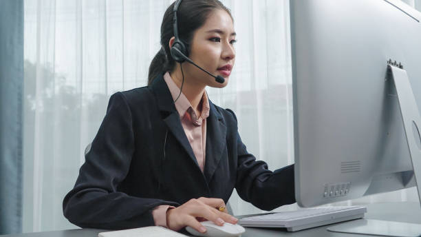istock Enthusiastic female operator provide helpful customer service to customer. 1483953727