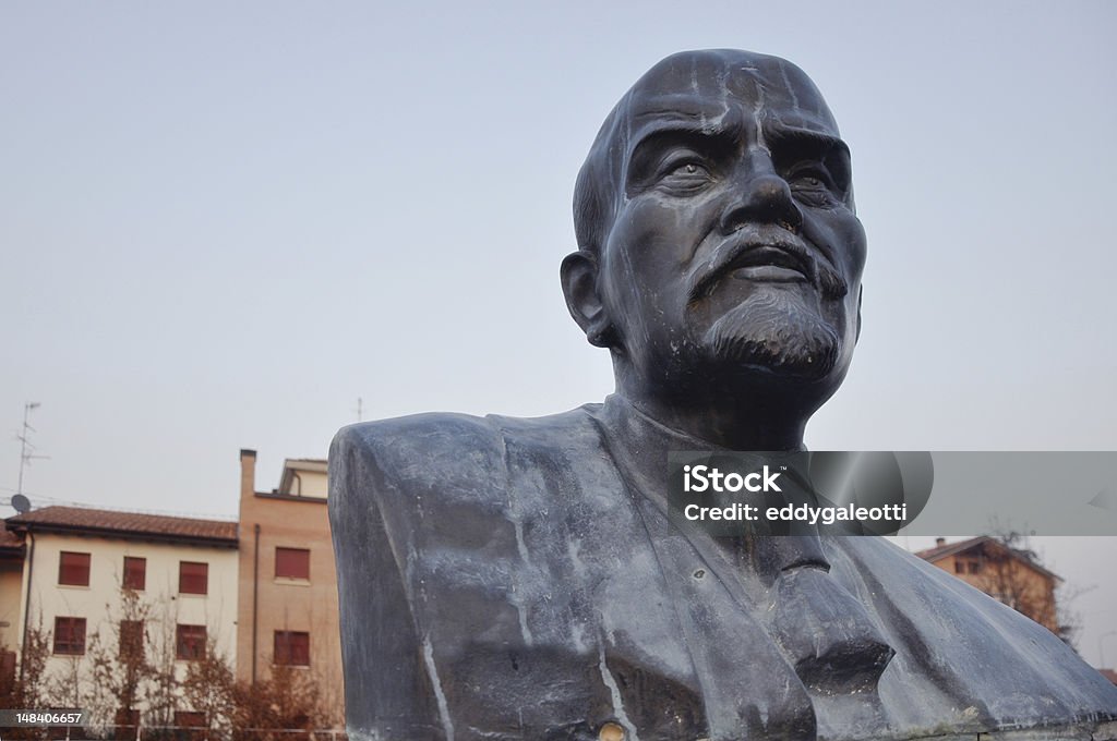 Statua di Lenin Cavriago, Italia - Foto stock royalty-free di Ambientazione esterna