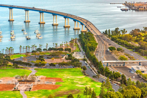 антенна моста через залив коронадо - coronado bay bridge стоковые фото и изображения