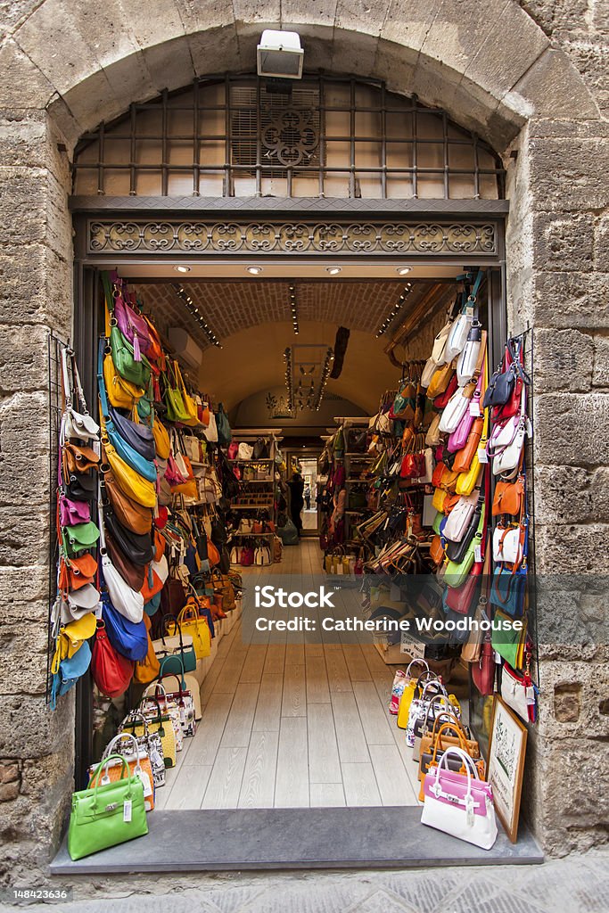 getrouwd maximaal Discrepantie Leather Handbags San Gimignano Italy Stock Photo - Download Image Now -  Retail, Bag, Change Purse - iStock