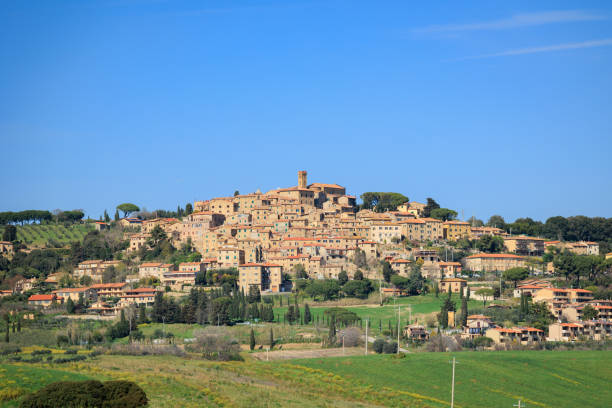 istock Casale Marittimo Townscape in Tuscany 1484268825