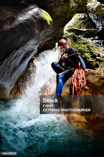 Ende Eines Wasserfall Stockfoto und mehr Bilder von Abseilen - Abseilen, Gutaussehend, Kletterausrüstung