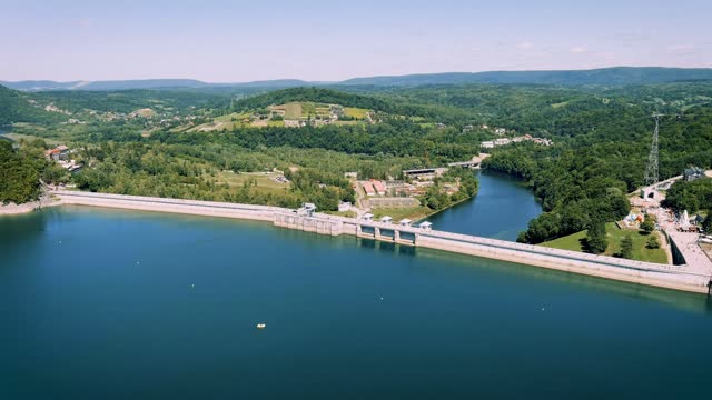 Holidays in Poland - dam and hydroelectric power plant on Lake Solina