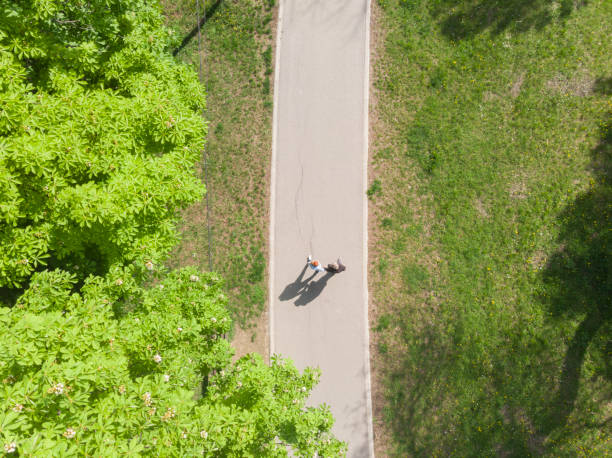 istock Couple enjoy springtime sunny weather 1484422299
