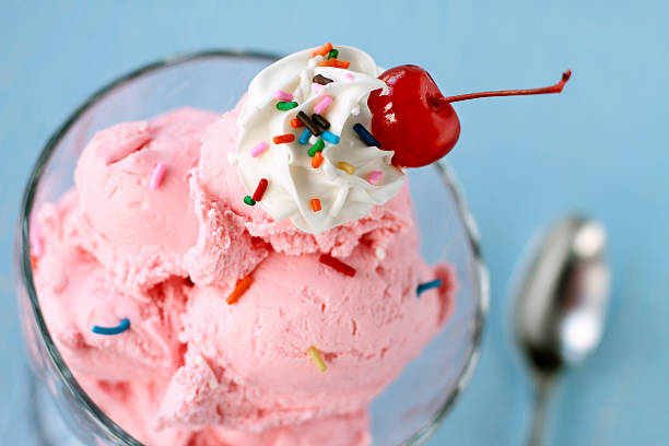 istock Strawberry Ice Cream Sundae 148442464