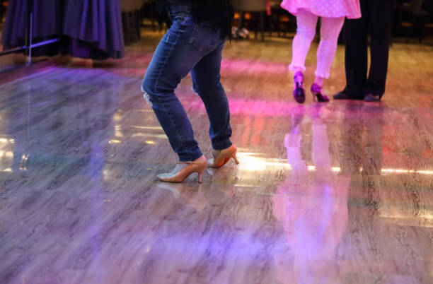 istock Asian dancers are practicing ballroom dancing 1484470804