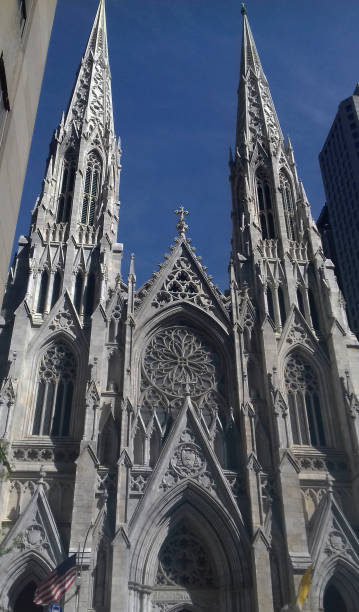 istock Saint patrick church in new York 1484488401
