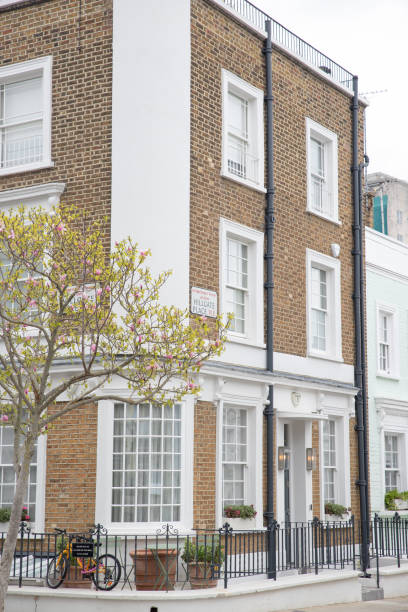 istock The beautiful Notting Hill in London 1484552219