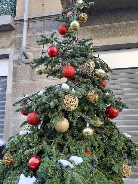 istock Christmas tree in city centre 1484575576