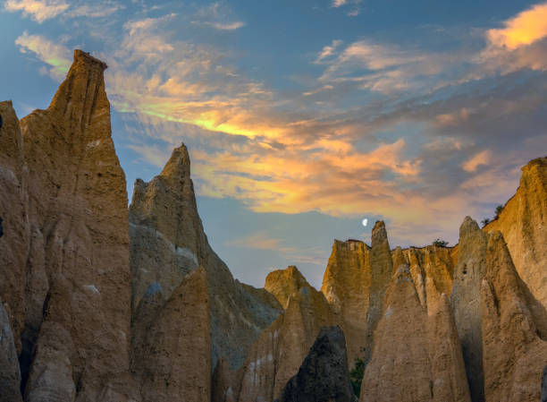 istock Omarama Clay Cliffs, extraordinary natural rock formations, Omarama, Mackenzie Basin, South Island New Zealand 1484576278