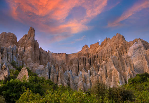 Omarama Clay Cliffs, extraordinary natural rock formations, Omarama, Mackenzie Basin, South Island New Zealand