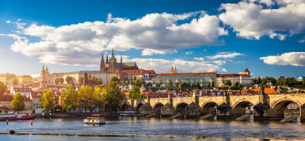 charles bridge sunset view of the old town pier architecture, charles bridge over vltava river in prague, czechia. old town of prague with charles bridge, prague, czech republic. - prague czech republic bridge charles bridge imagens e fotografias de stock