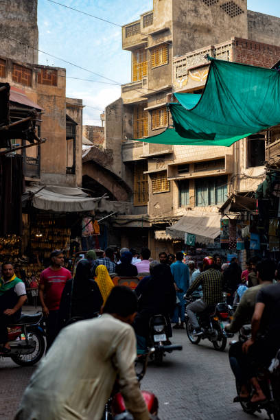 istock Dehli gate market in Lahore 1484639024