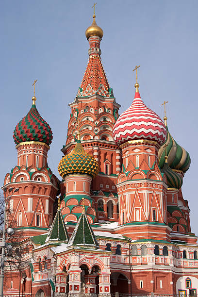 cattedrale di san basilio in piazza rossa di mosca russia - snow cupola dome st basils cathedral foto e immagini stock