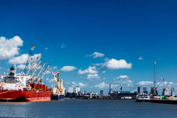 Industrial supply chain on the dutch waterways