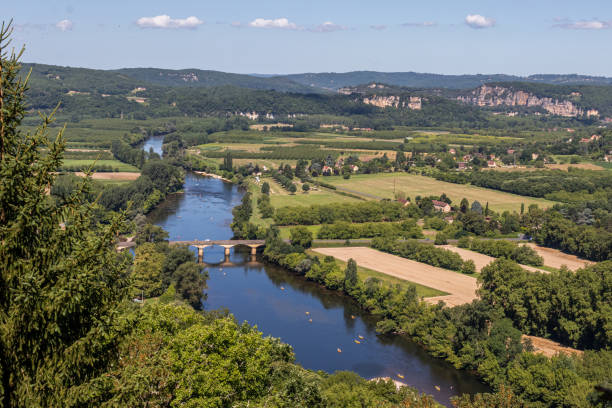 istock valley of dordogne river 1484754622