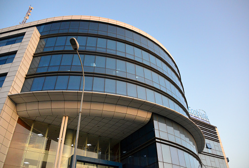 Cotonou, Benin: modern building of EcoBank Benin - Ecobank Transnational Incorporated (ETI) is an African bank focused on corporate and retail customers. A field of activity of the bank, which is also not widespread in the northern hemisphere is microfinance. Pope John Paul II Avenue.