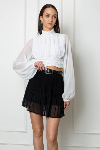 istock Brown-haired young model wearing autumn concept clothes. 1484823461