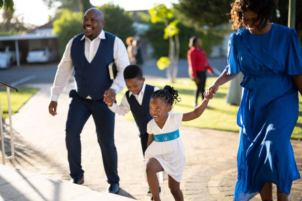 istock family arriving at church 1484833613