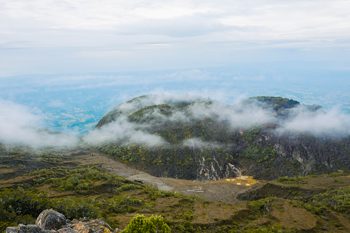 Vista al área de acampar del volcán Barú