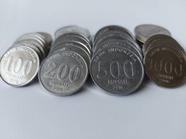 istock Pile of Indonesian rupiah coins 1484958070