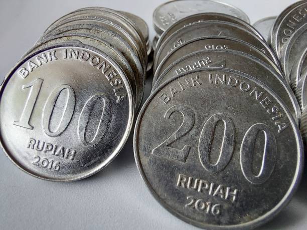 istock Pile of Indonesian rupiah coins 1484958072