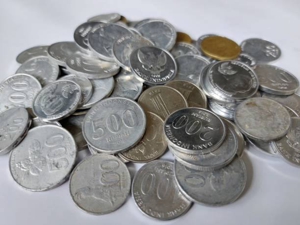 istock Pile of Indonesian rupiah coins 1484959001