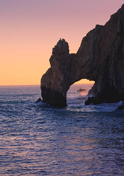 The Arch in Cabo San Lucas, Mexico Beautiful sky at Land's End and The Arch in Cabo San Lucas, Mexico sea of cortes stock pictures, royalty-free photos & images