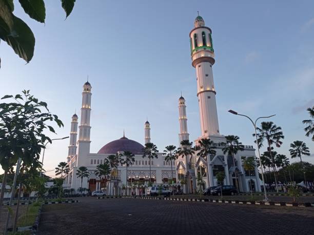 istock Mujahidin mosque with blue sky front look 1485011928