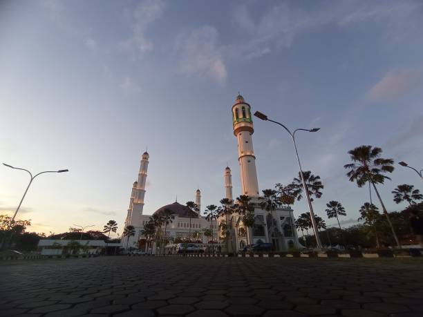 istock Mujahidin mosque with blue sky front look wide 1485011933