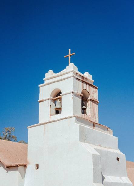 istock Old, derelict building with a large cross at the top 1485039287
