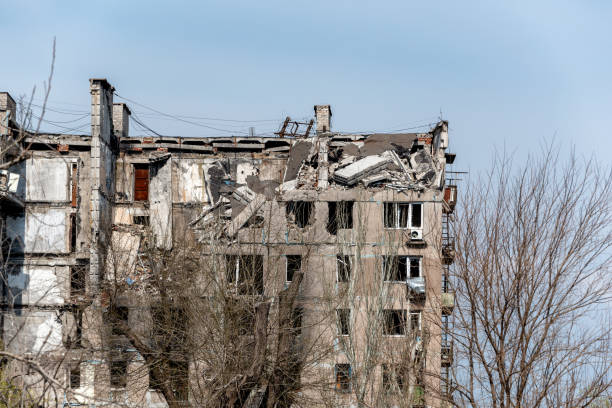 istock destroyed and burned houses 1485049979