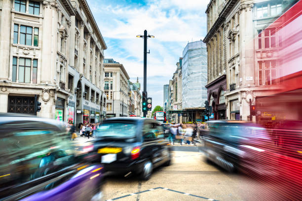 istock Traffic Oxford Circus in London 1485050810