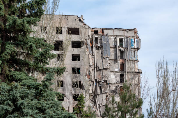 istock destroyed and burned houses 1485051037