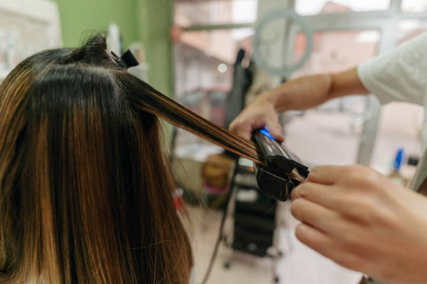 istock Hair straightening 1485052323