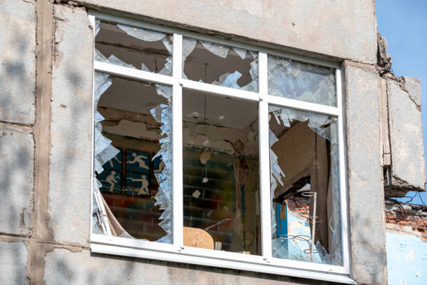 istock destroyed and burned houses 1485052516