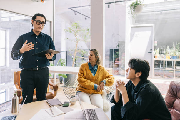 istock Team meeting at stylish start up office. 1485086817