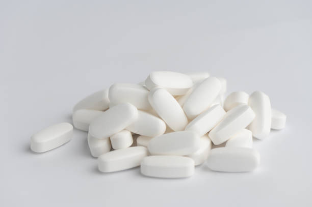 istock Mineral pill capsule Magnesium Mg 1485089010