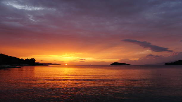istock Beautiful sunset by the sea 1485129332