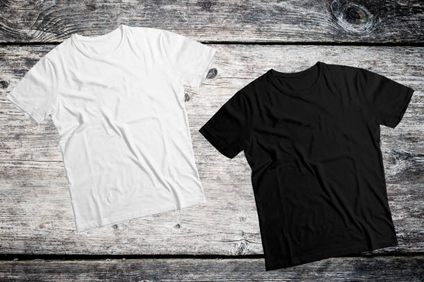 istock black and white t shirt mockup 1485151384