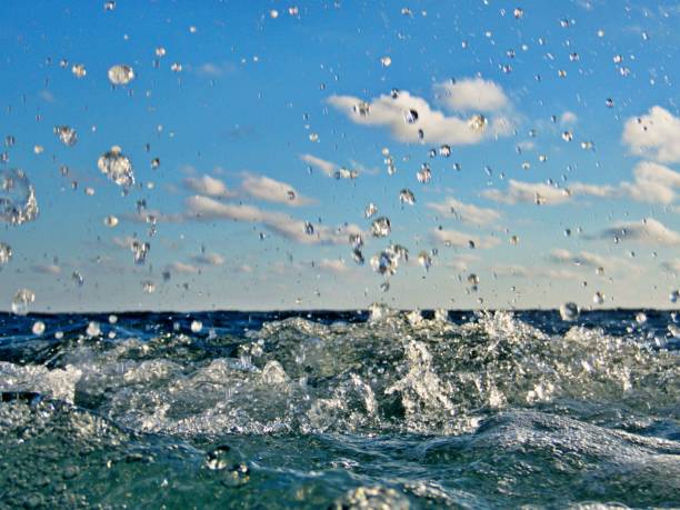 The shape of the sea: waves crashing