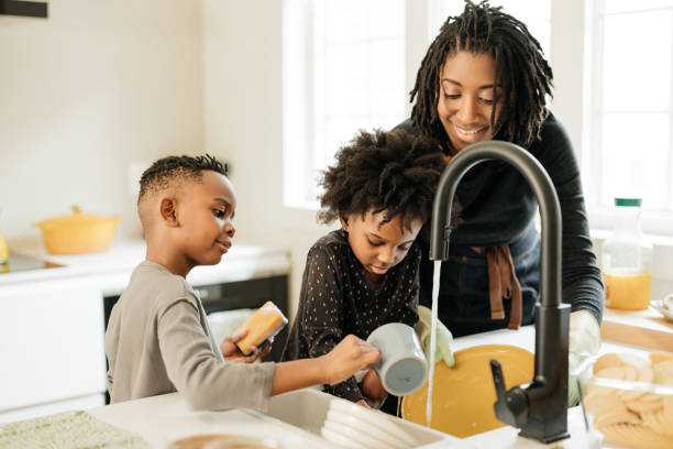 istock Family in the kitchen 1485214948