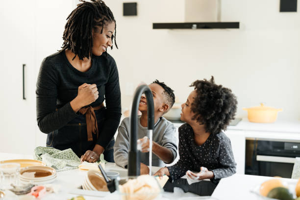 istock Family in the kitchen 1485214952